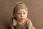 Features of a baby photo shoot - become friends with the little model