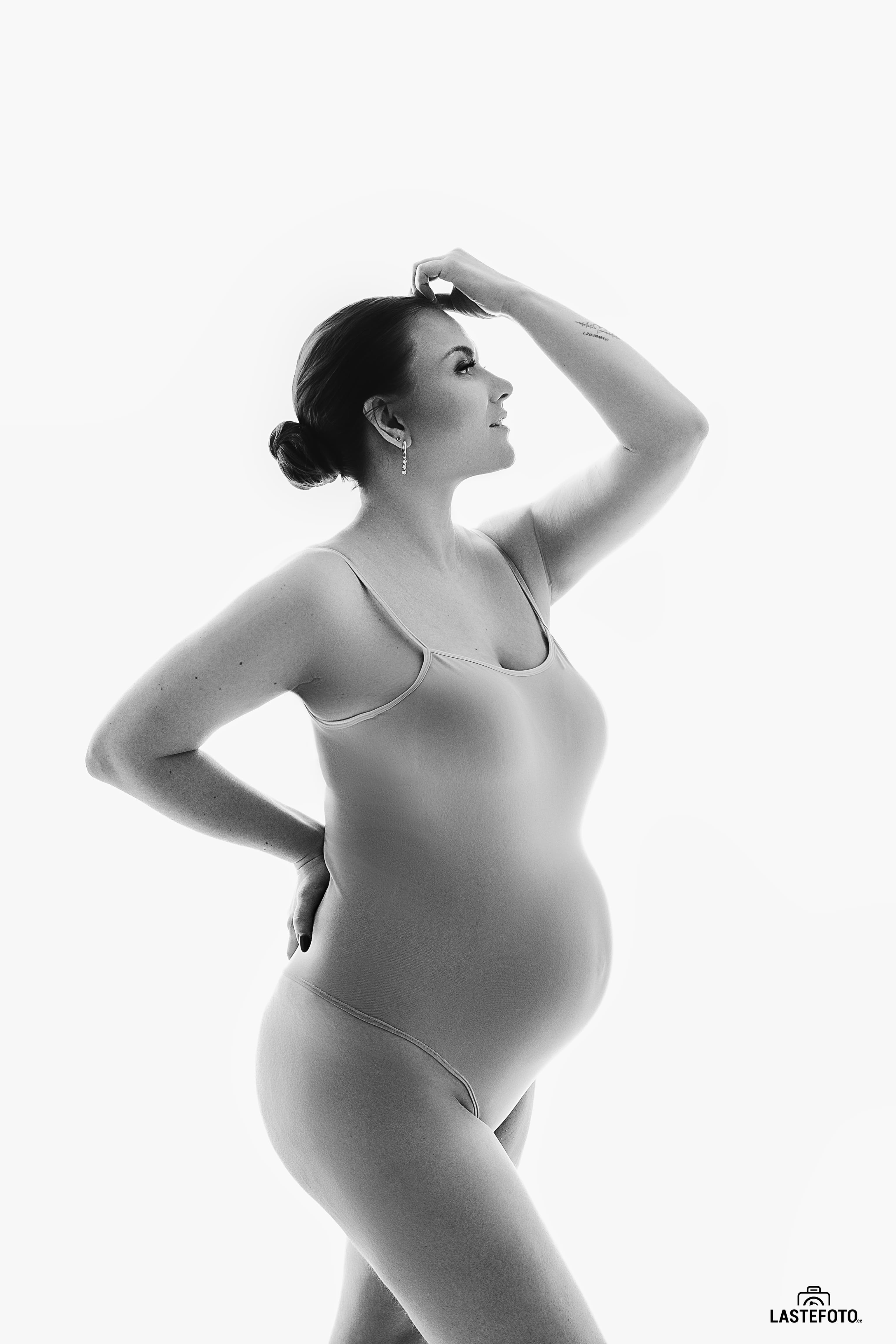 Pregnancy photo shoot in the studio